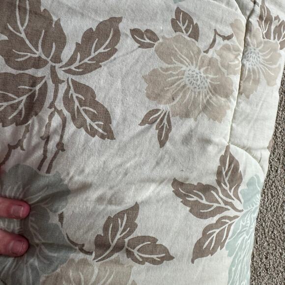 Laura Ashley Lifestyles Queen Size Muted Florals Comforter & 2 Pillow Shams - Picture 16 of 16